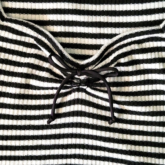 Square Neck Striped Ruched Tie Lettuce Hem Crop Top - Picture 4 of 6